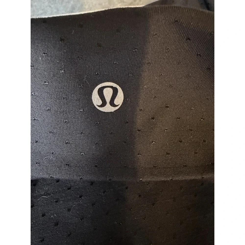 Athleisure‎ Lululemon Dot  Women's Black Ankle Leggings Size 2 (24
